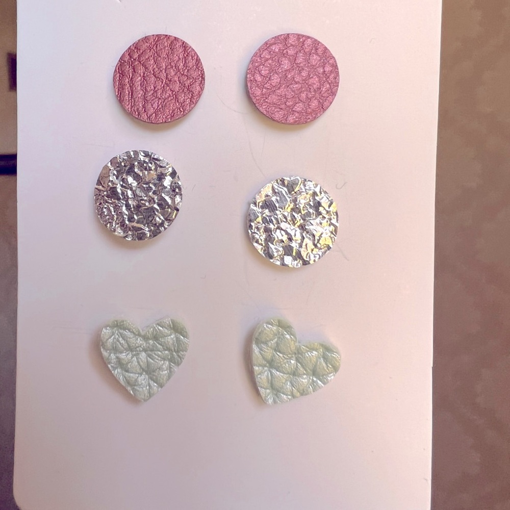 💎Buy 2 Save 10% 💎 Faux leather earring set of 3